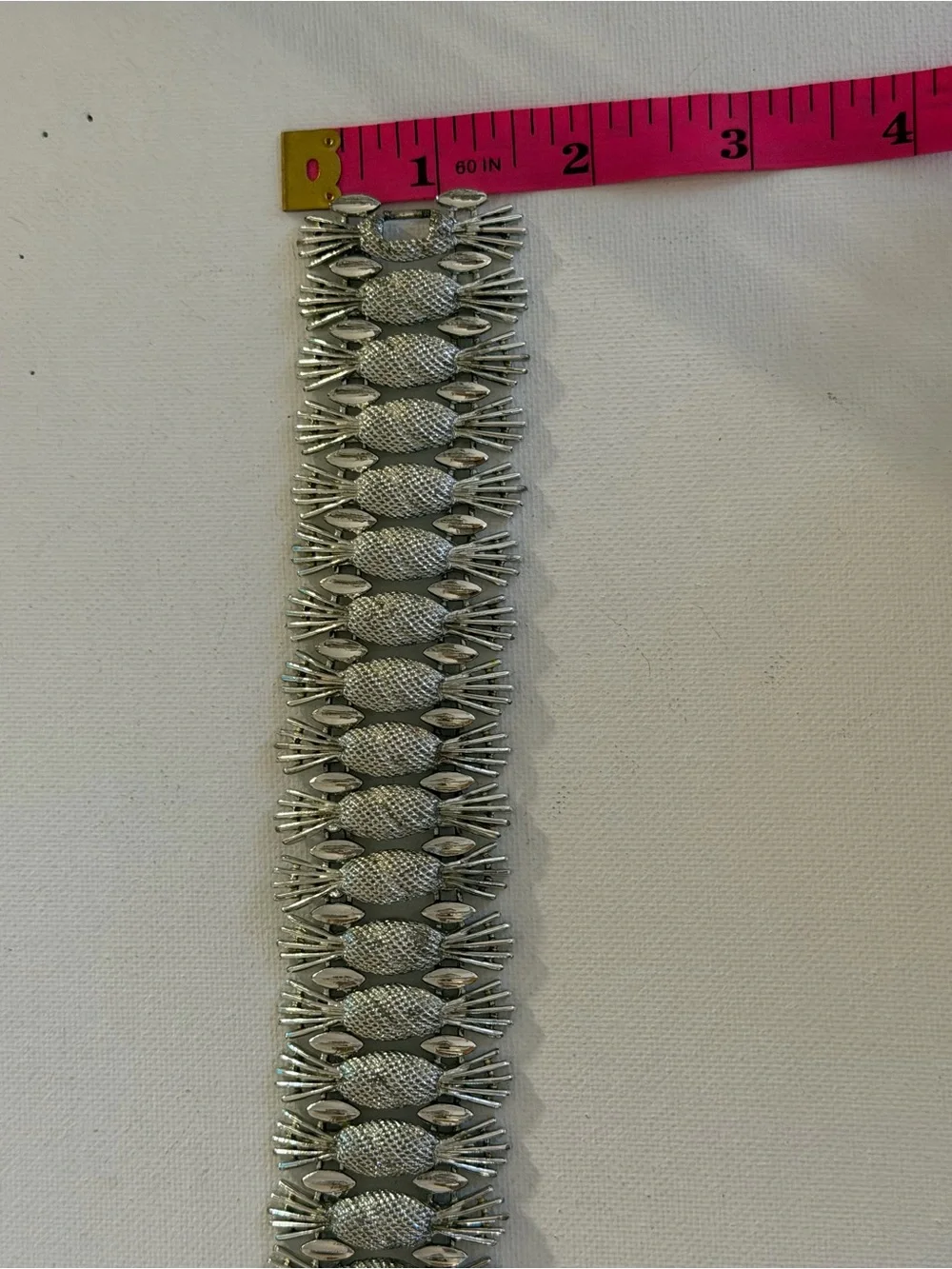 VTG 1974 Sarah Coventry Simply Elegant Silver Pineapple Wide Link Bracelet
